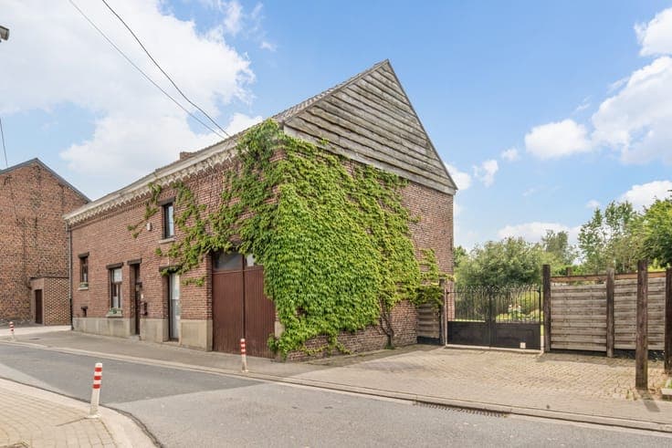 Charmante woning met zonnige tuin, grote garage en eindel...