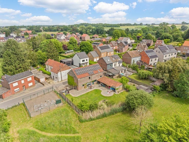 Charmante woning met zonnige tuin, grote garage en eindel...