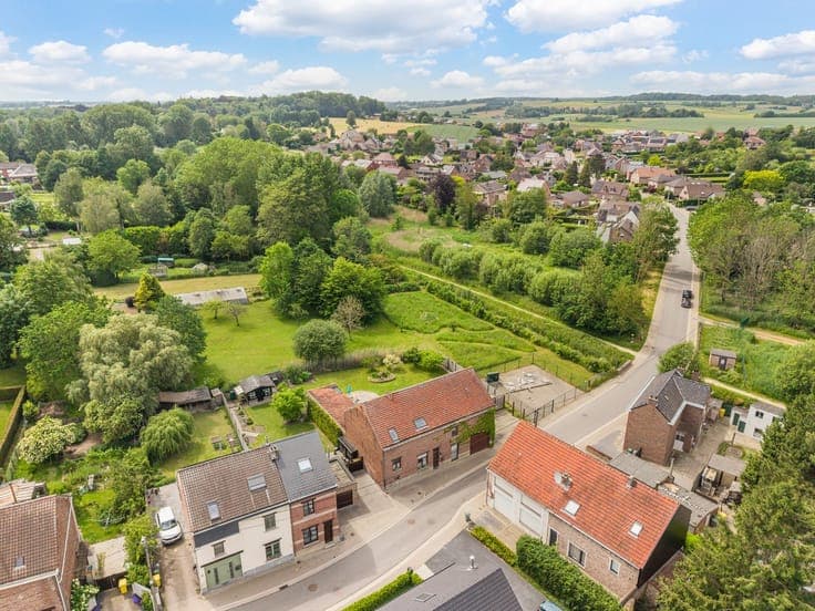 Charmante woning met zonnige tuin, grote garage en eindel...