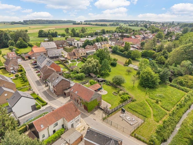Charmante woning met zonnige tuin, grote garage en eindel...