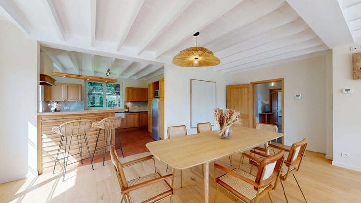 Exceptional setting – Villa on a 25-are back plot.
