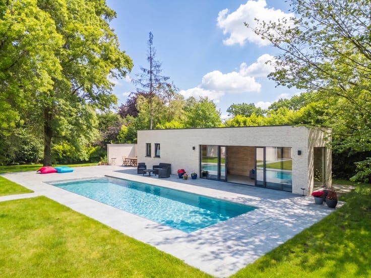 Contemporary Elegance at Le Bercuit