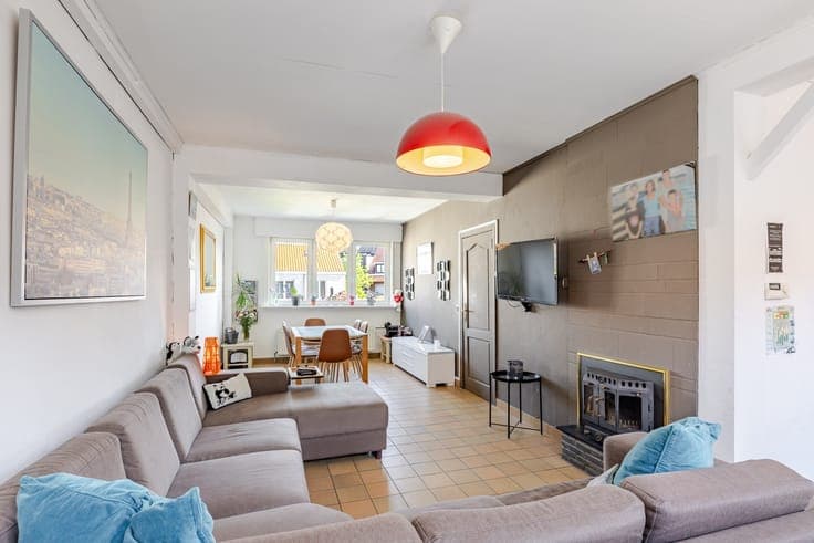 Ruime gezinswoning (225 m²) met 6 slaapkamers, garage en zon