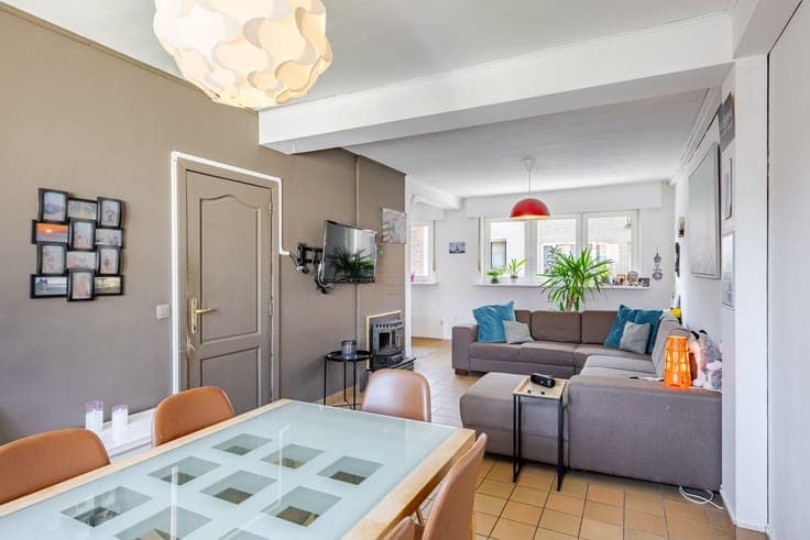 Ruime gezinswoning (225 m²) met 6 slaapkamers, garage en zon
