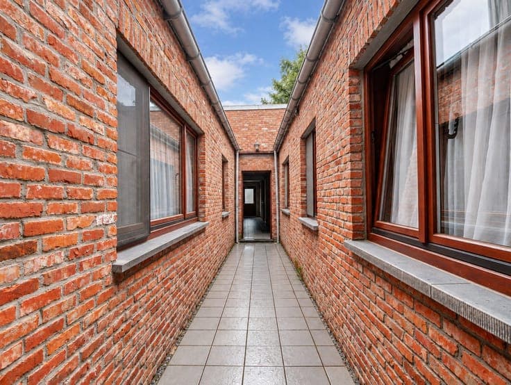 Apartment building
