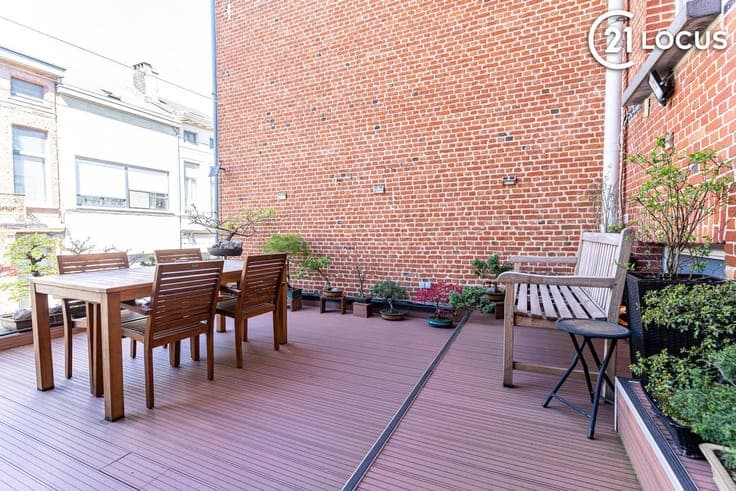 Character townhouse in sought-after Zurenborg