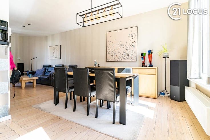 Character townhouse in sought-after Zurenborg