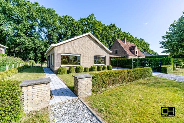 Knusse bungalow op een mooi perceel grond, rustig gelegen...
