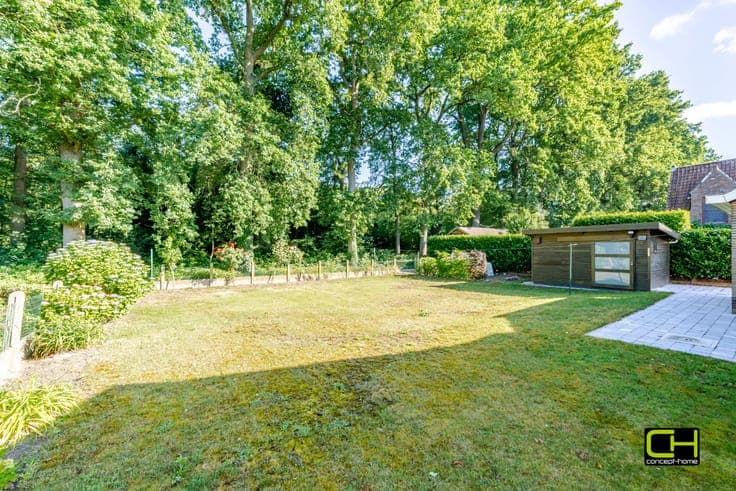 Knusse bungalow op een mooi perceel grond, rustig gelegen...