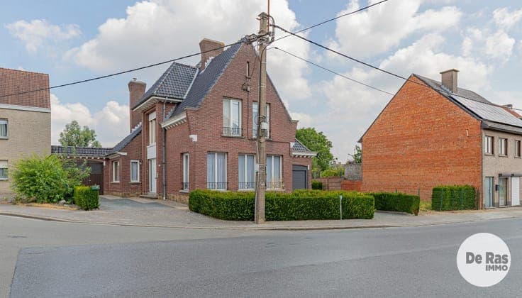 ERONDEGEM - Solide, te renoveren woning met 3 kamers