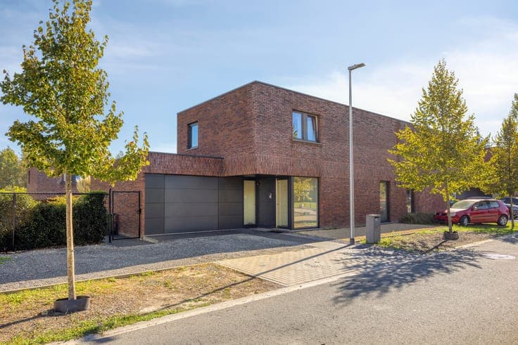 RECENTE HEDENDAAGSE WONING OP 5A12CA MET 3 SLK TE GUIGOVE...