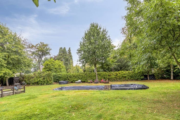 Unique opportunity on a spacious plot of 3,180 m² in Aalter!
