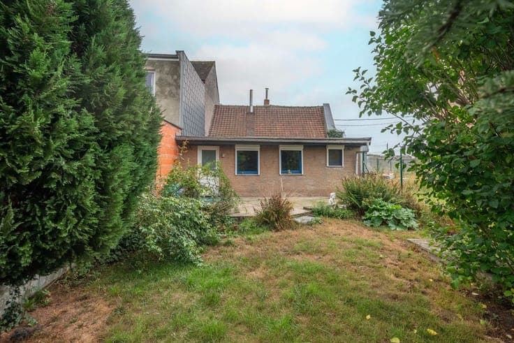 Petite maison plain-pied, 1 chambre son beau jardin et son g