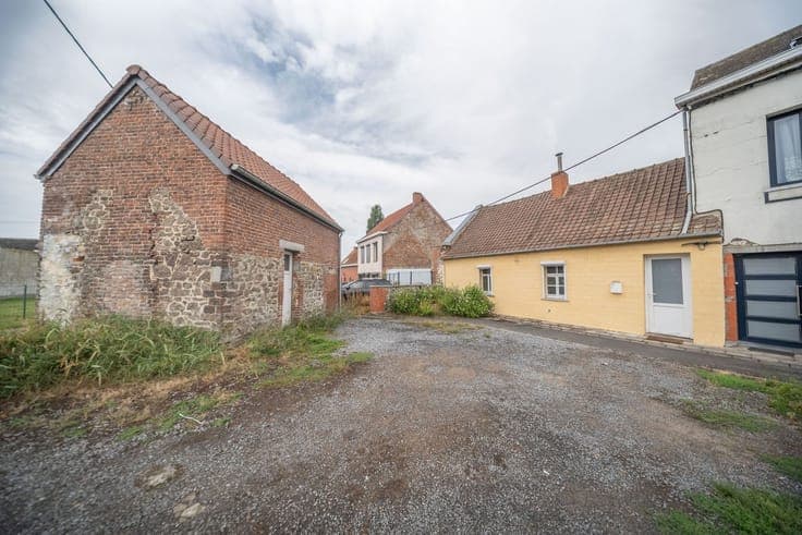 Petite maison plain-pied, 1 chambre son beau jardin et son g