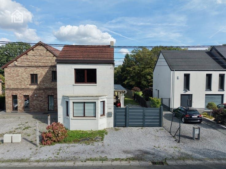 House in Charleroi Goutroux