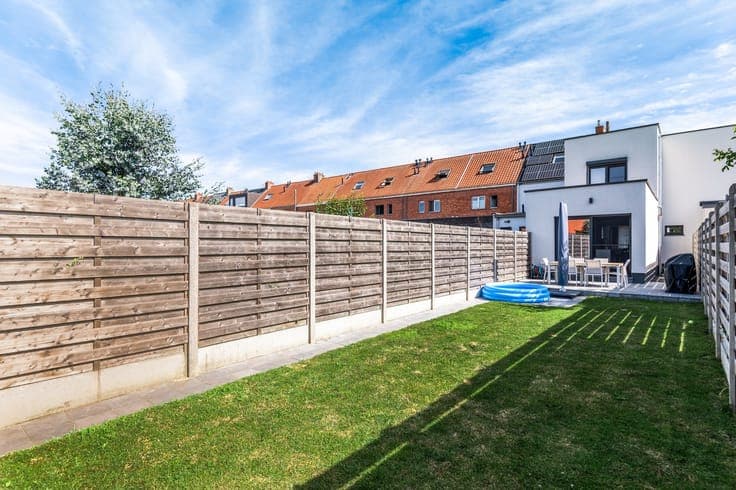 Stijlvol gerenoveerde woning met 3 slaapkamers op toploca...