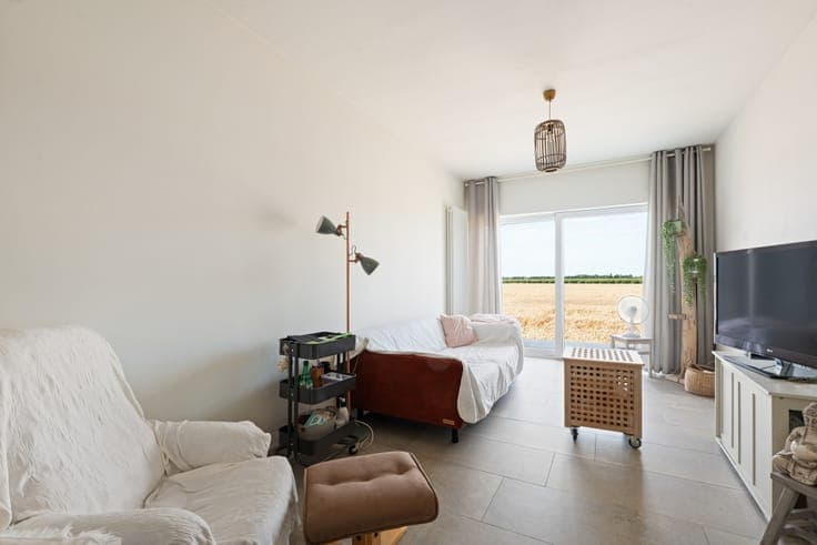 Move-in ready home with open field views