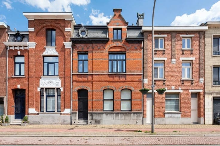 Instapklare gezinswoning met karakter en ruimte