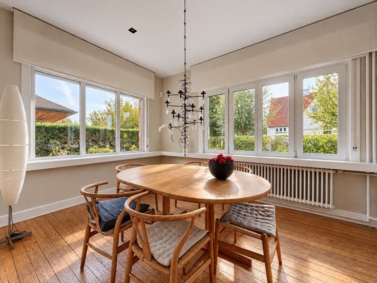 Karaktervolle woning met uitstekende ligging op 500m van ...