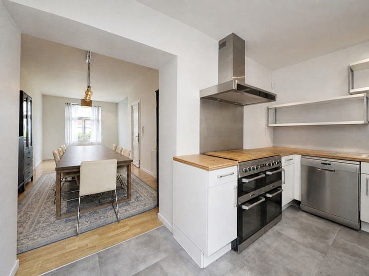 House with 3 bedrooms + office and outdoor space