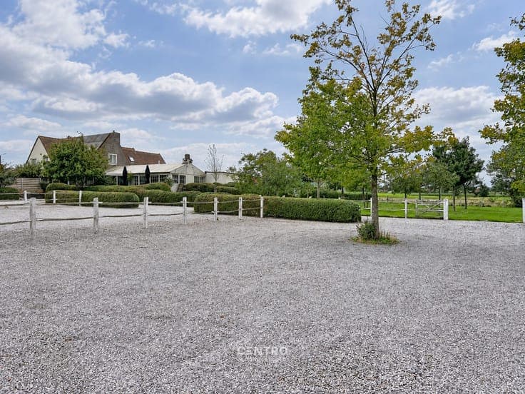 Landelijk gelegen eigendom te Hooglede op ± 3.400 m² met ...