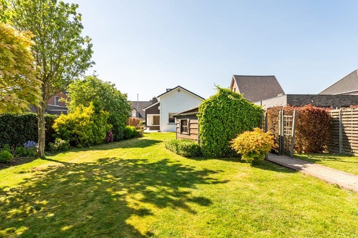 Lichtrijke woning te koop op een vlot bereikbare locatie