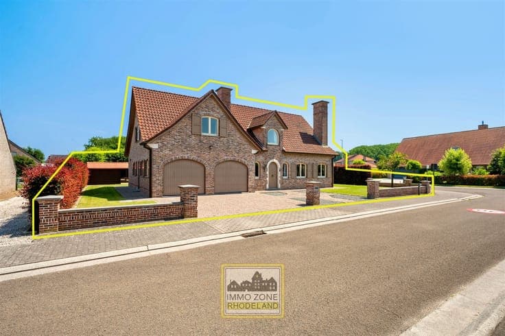 Beautiful 4-bedroom villa in a quiet yet central location