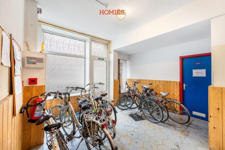 Welgelegen gebouw met 7 studentenkamers