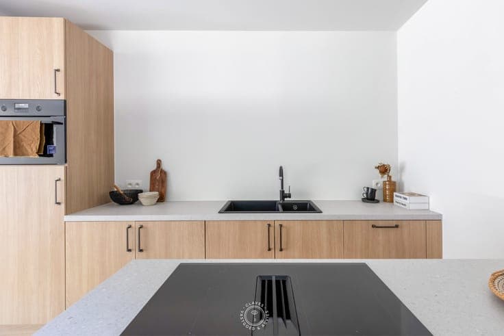 Gerenoveerde gezinswoning met 3 slaapkamers nabij het cen...
