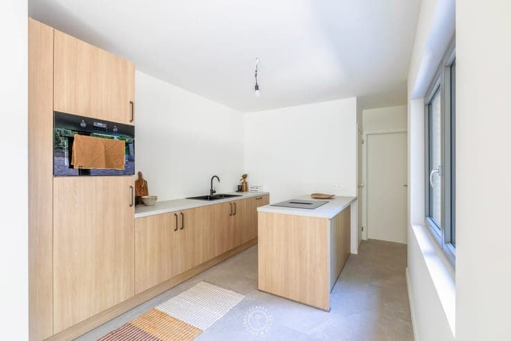 Gerenoveerde gezinswoning met 3 slaapkamers nabij het cen...