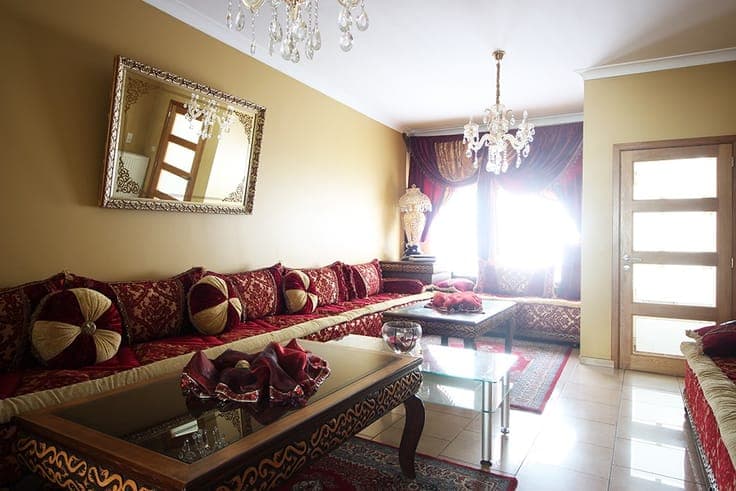 Spacious 5-Bedroom Home with Garden and Garage