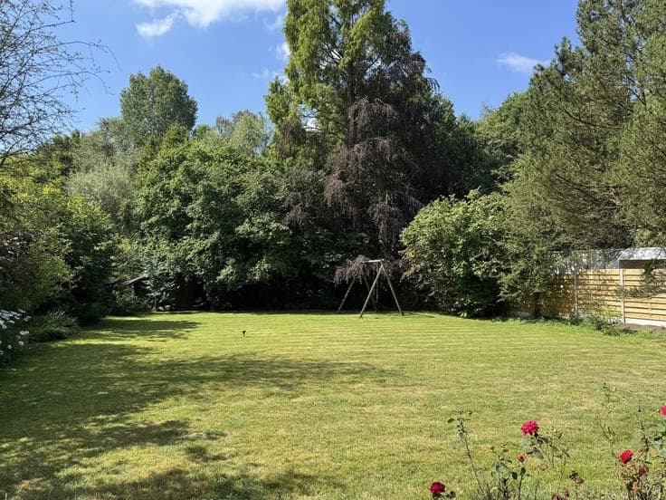 Mechelen: spacious property on 1,360 m² of land, 178 m² of l