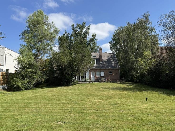 Mechelen: spacious property on 1,360 m² of land, 178 m² of l