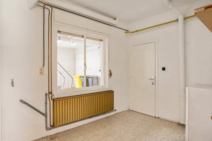 TE KOOP – Bel-étage woning op toplocatie in Berlaar.