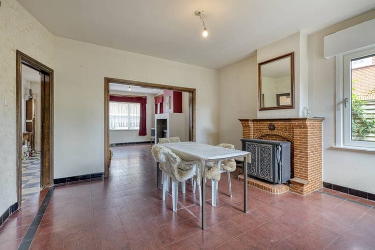 Semi-detached house with 3 bedrooms, carport and garden in S
