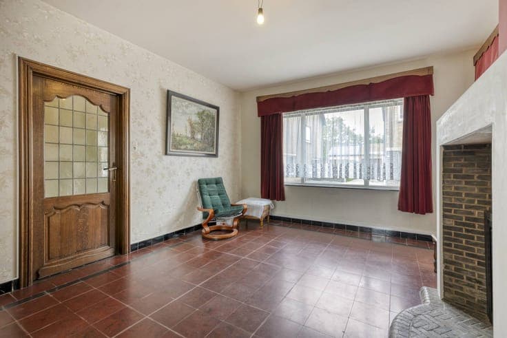 Semi-detached house with 3 bedrooms, carport and garden in S