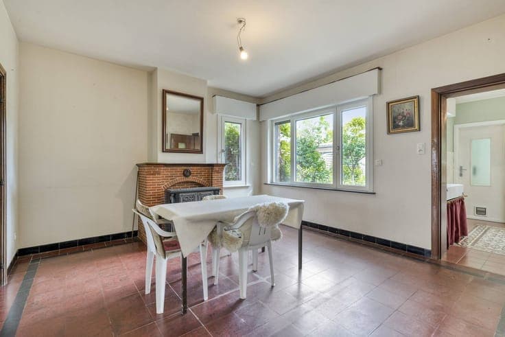 Semi-detached house with 3 bedrooms, carport and garden in S