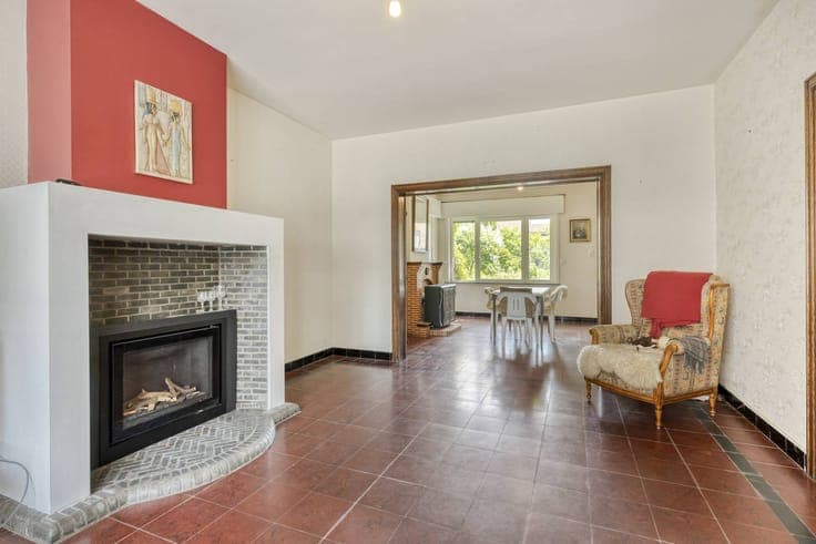 Semi-detached house with 3 bedrooms, carport and garden in S