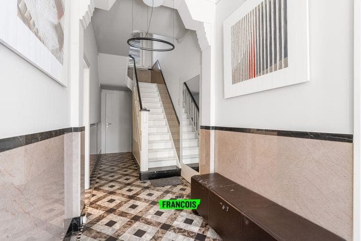 Karaktervolle gezinswoning met 4 tot 6 slaapkamers, bureaur…