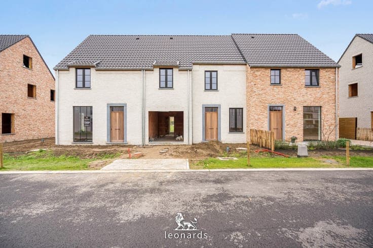 Country-style homes near Waregem town centre