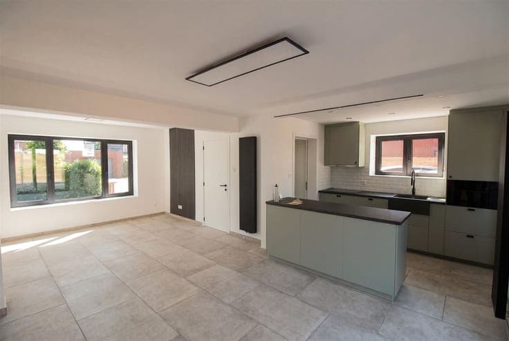 Gerenoveerde woning met 3 ruime slaapkamers