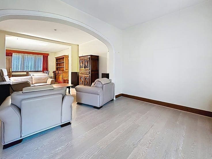 HOUSE 3/4 BEDROOMS + GARAGE SEPARATED - FREE ESTIMATION