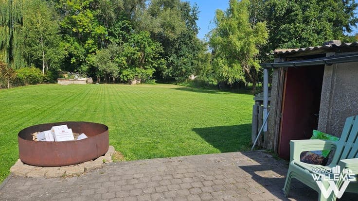 Semi-detached home with 4 bedrooms and amazing garden
