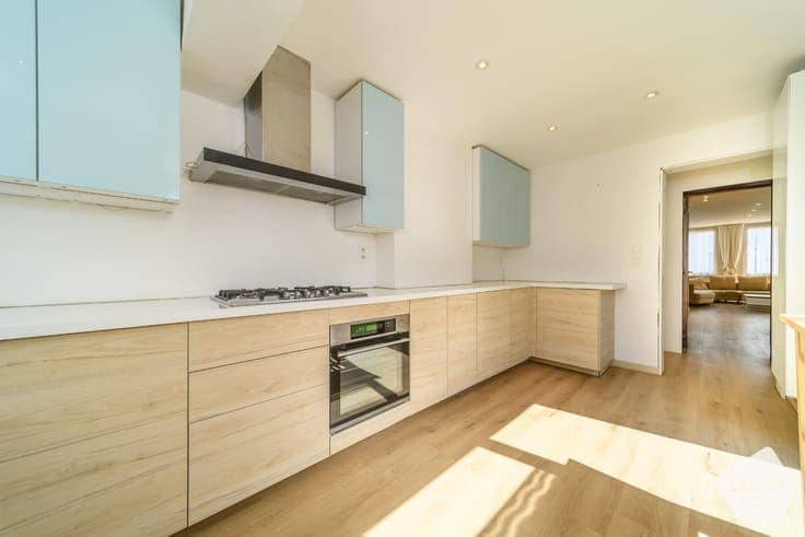 Ruime woning met handelsruimte in het centrum van De Panne
