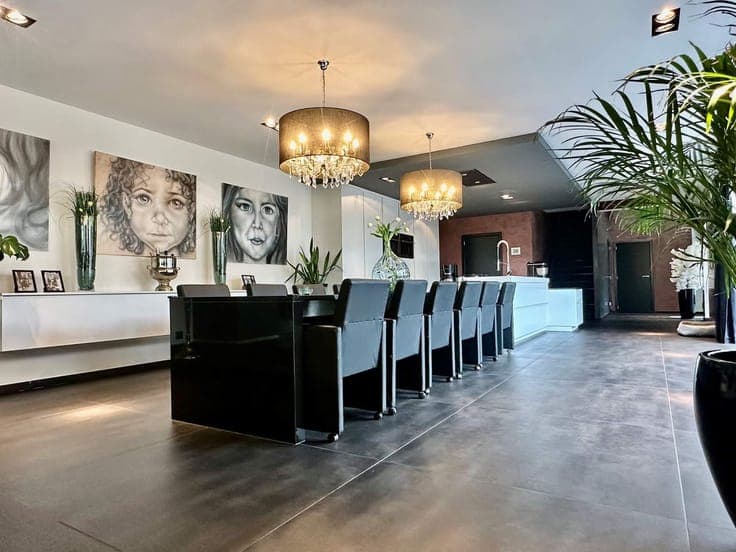 zeer ruime woning met zwembad