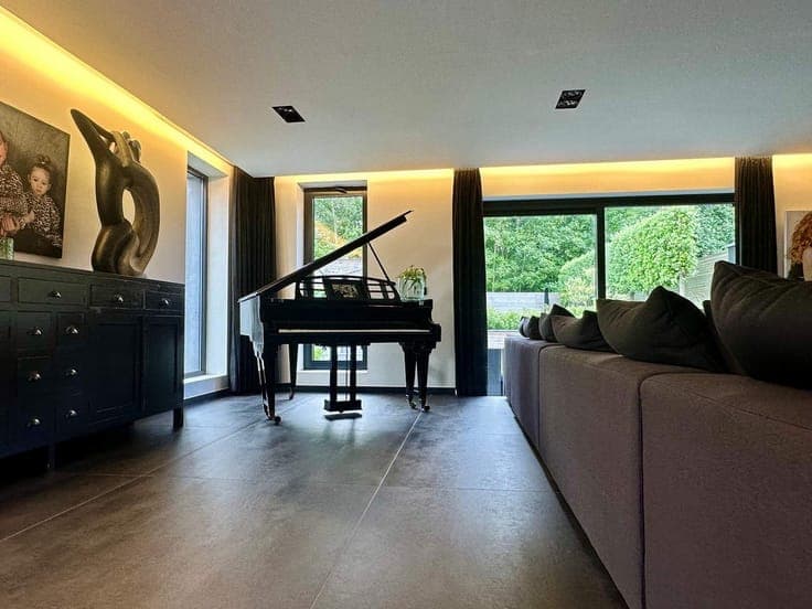 zeer ruime woning met zwembad