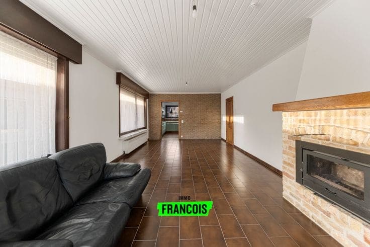 Bungalow with garage in a quiet location in Assebroek
