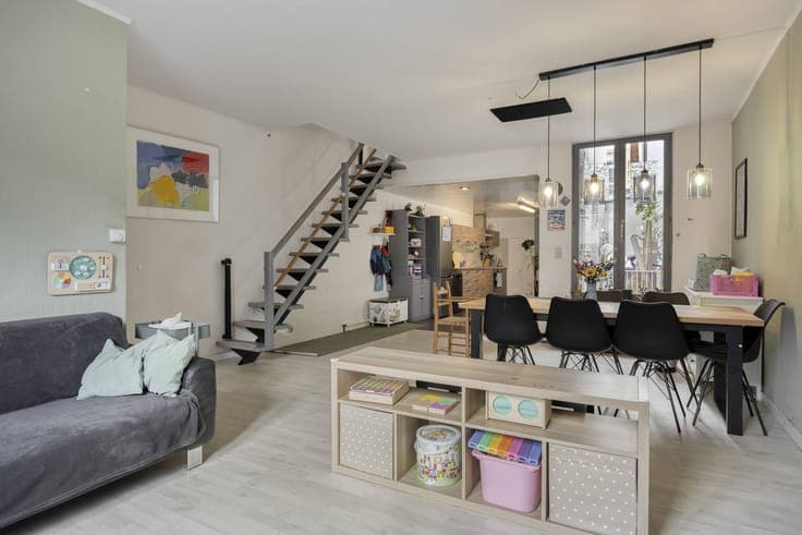 4 bedroom house with city courtyard in Deurne!