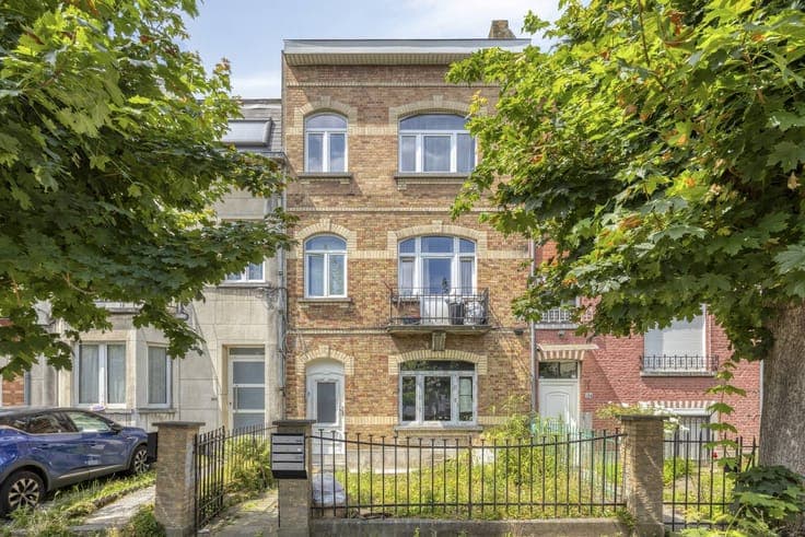 Investment property with three entities for sale in Laeken