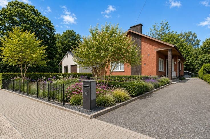 For sale: detached home in green Linter